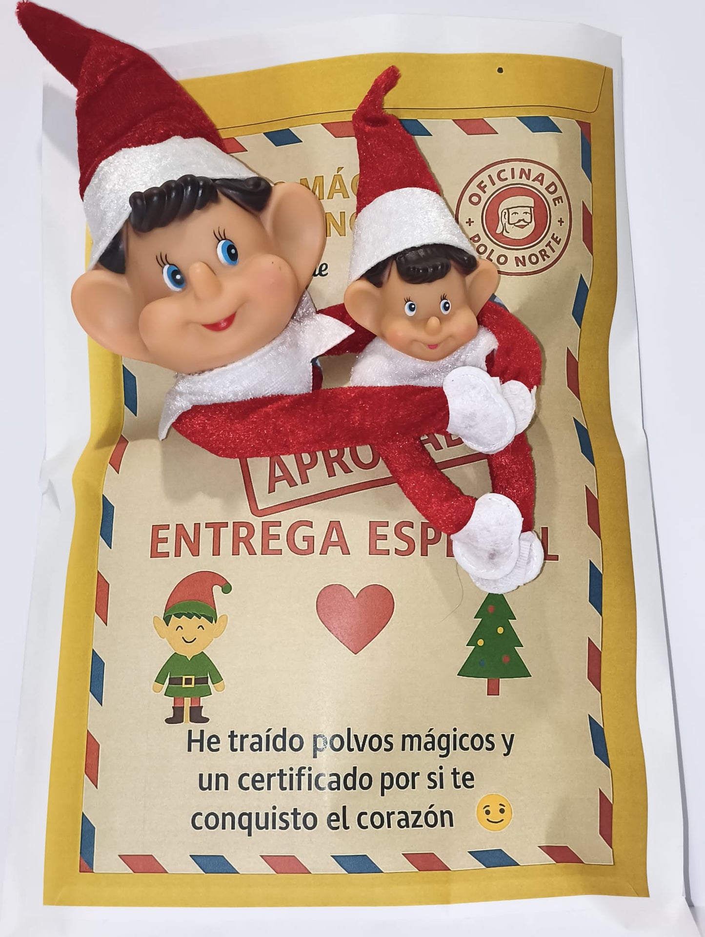 Elfo papá e hijo extra suave+sobres de correos del polo norte + certificado de adopción + cartas de bienvenida y despedida + carnet del elfo personalizable+ carnet de conducir de papá noel + polvos mágicos+ silueta del elfo en madera + cartas papá noel